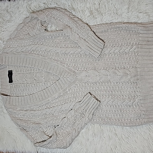 The Limited Knit Sweater - Picture 1 of 4